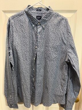 J. Crew Men's Navy and White Micro Floral Button-Down Shirt
